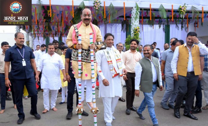 Dipti CM Arun Saw