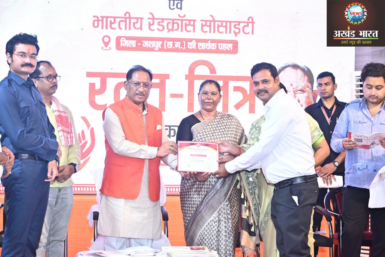 Chief Minister Vishnudev Sai honoring the life members of Red Cross