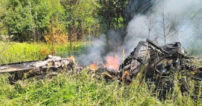 Russian passenger plane wreckage