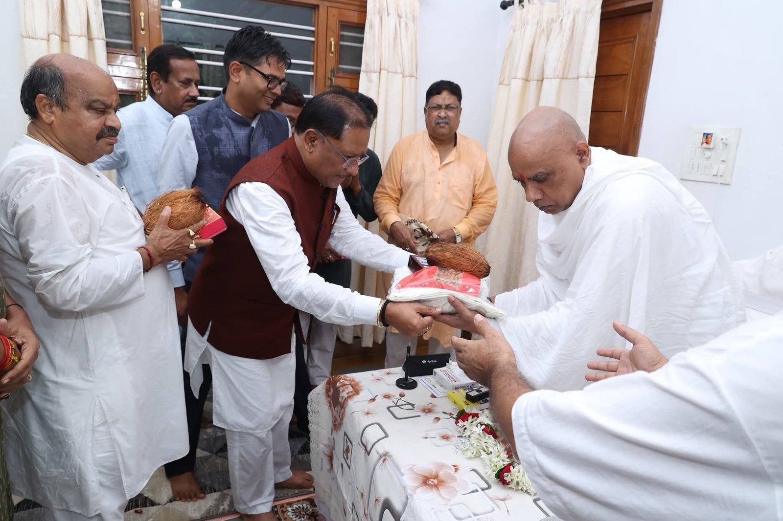 sadguru shree priydarshi ram ji and cm vishnudev sai, minister o p choudhary