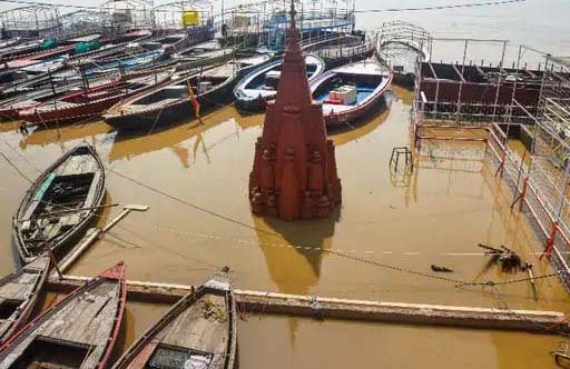 up ke kashi me dube mandir