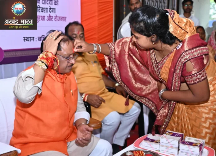 Sisters of Jashpur tying Rakhi to Chief Minister Vishnudev Sai