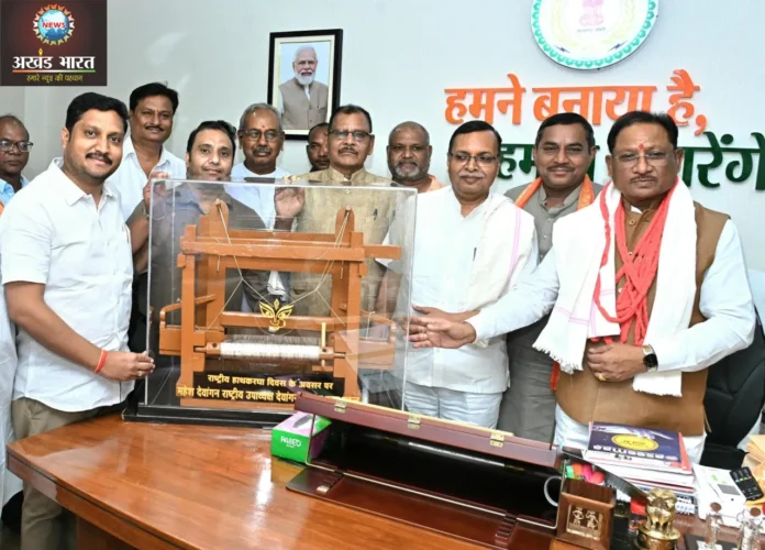 Weaver community delegation paid courtesy visit to the Chief Minister National Handloom Day