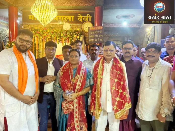 Industry Minister Shri Lakhan Lal Devangan offered prayers at Sarvamangala Temple लखनलाल देवांगन