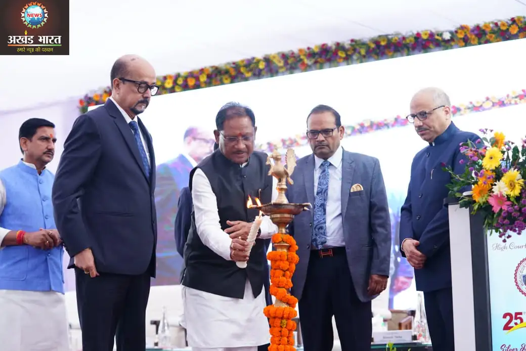 राज्यपाल रमेन डेका