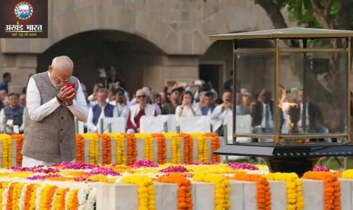 PM Modi at Rajghat प्रधानमंत्री नरेन्द्र मोदी
