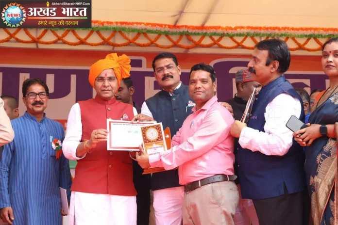 राजस्व मंत्री टंकराम वर्मा