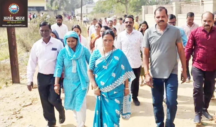 Surprise inspection of CC road construction work done महापौर श्रीमती संजूदेवी राजपूत