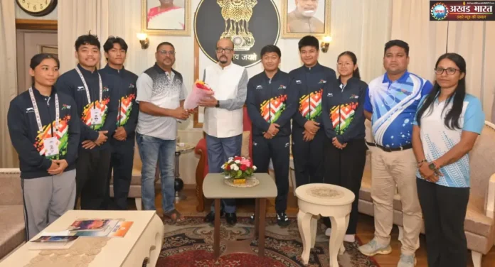 Assam swimmers meet Governor