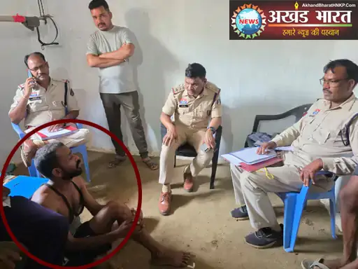 Father turns monster in a dispute with his wife पामगढ़