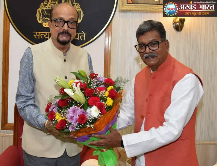 राज्यपाल रमेन डेका