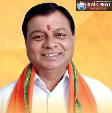 मंत्री लखनलाल देवांगन