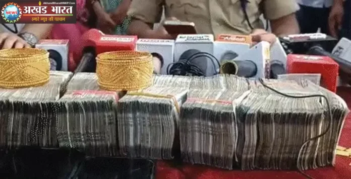 Revenue Inspector duped of Rs 45 lakh रेवेन्यू इंस्पेक्टर