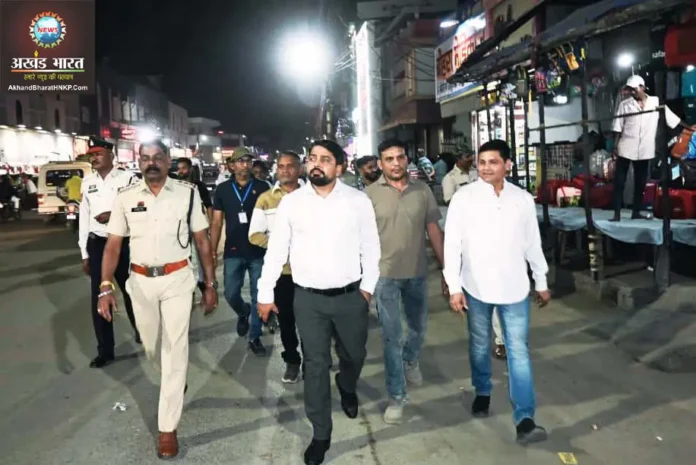 Commissioner and Chairman came out on the road to improve the traffic system of the city यातायात व्यवस्था