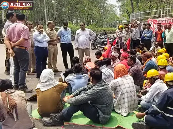 NTPC contract workers on strike एनटीपीसी