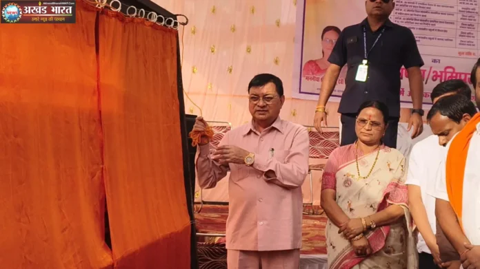 मंत्री लखनलाल देवांगन
