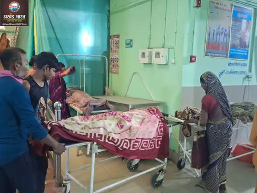 Three people died after a tree branch fell on them, two of them minors