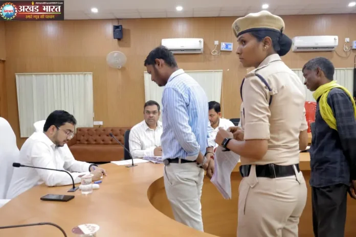 District Panchayat CEO heard grievances मुख्य कार्यपालन अधिकारी