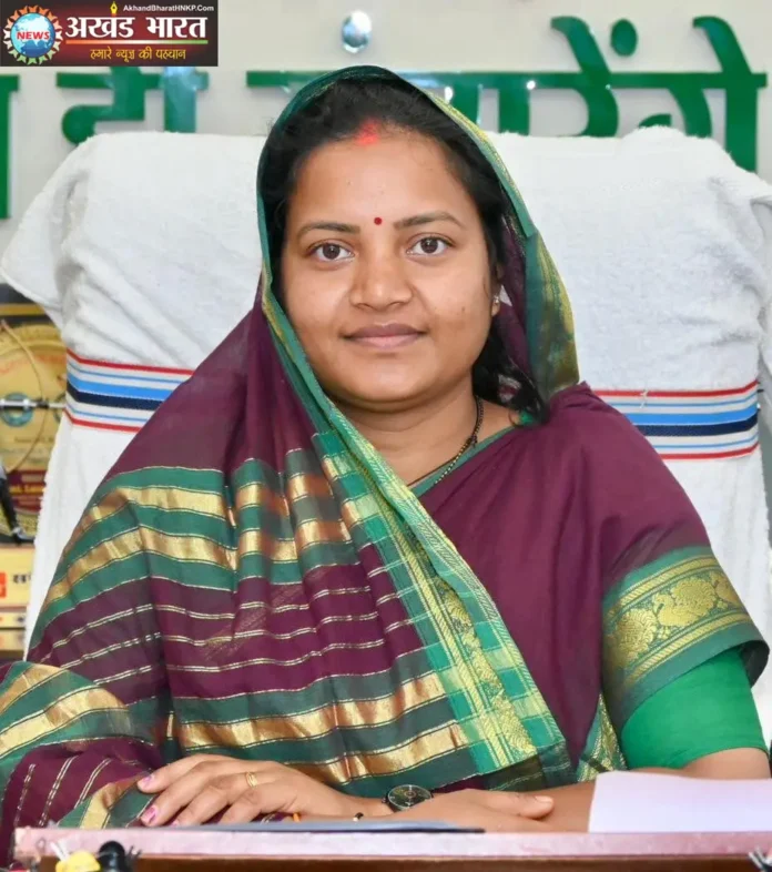 मंत्री श्रीमती लक्ष्मी रजवाड़े