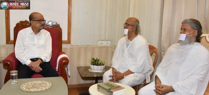 राज्यपाल रमेन डेका