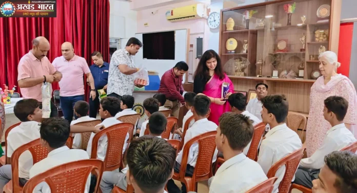 Saroj Pandey visited Divya Jyoti School सरोज पांडेय