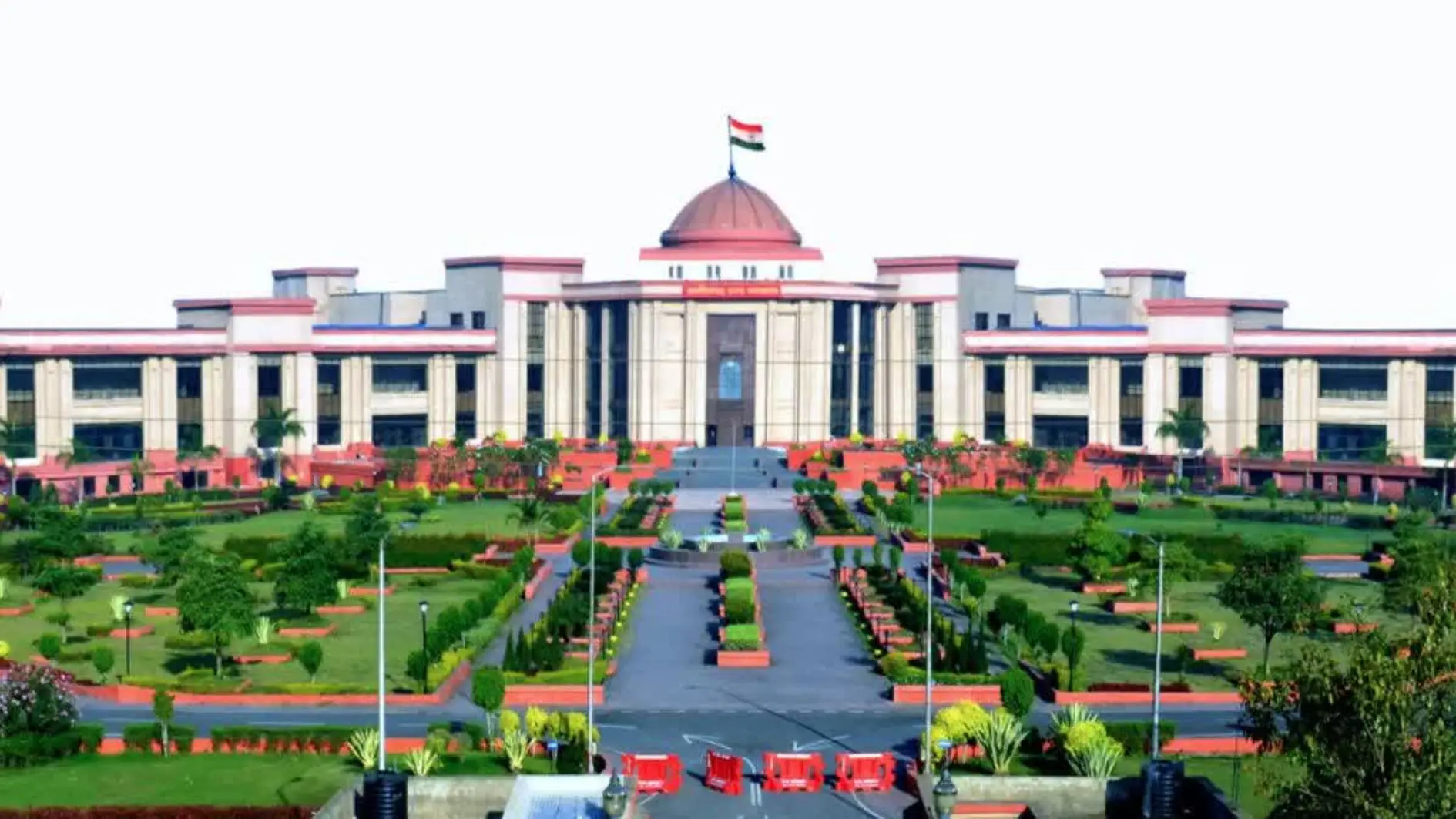 राज्यपाल रामेन डेका