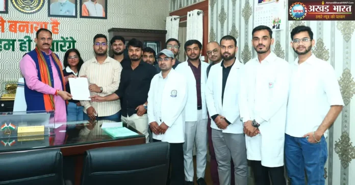 स्वास्थ्य मंत्री श्याम बिहारी जायसवाल