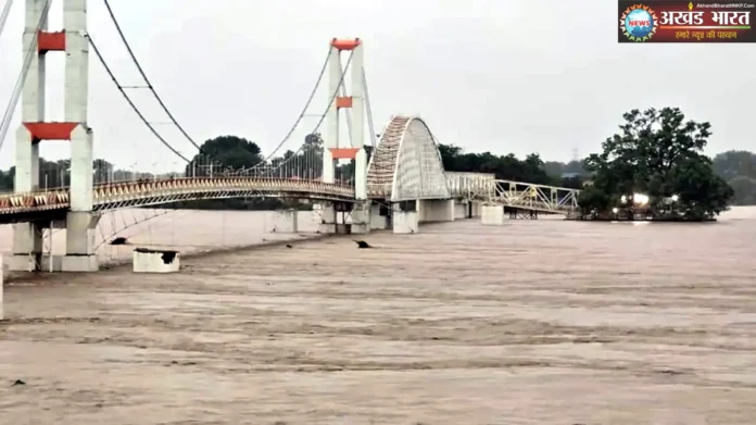 लगातार बारिश