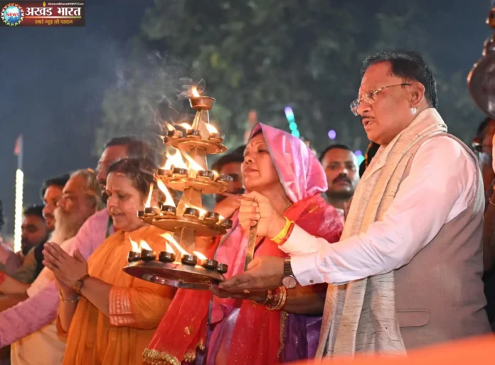 Chief Minister participated in the Ganga Maha Aarti