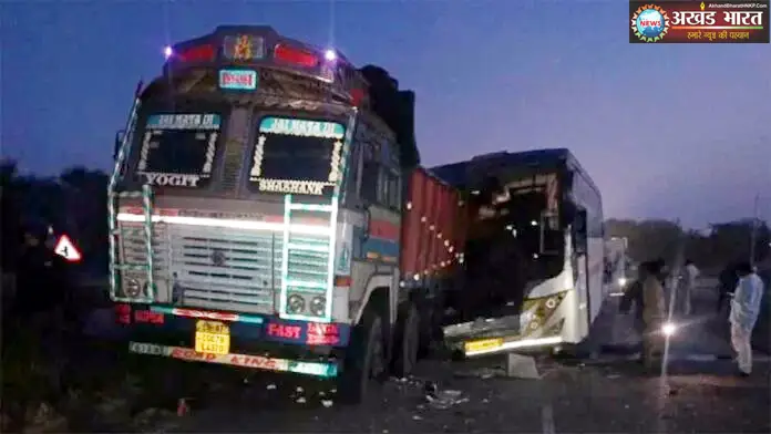 भीषण सड़क हादसा
